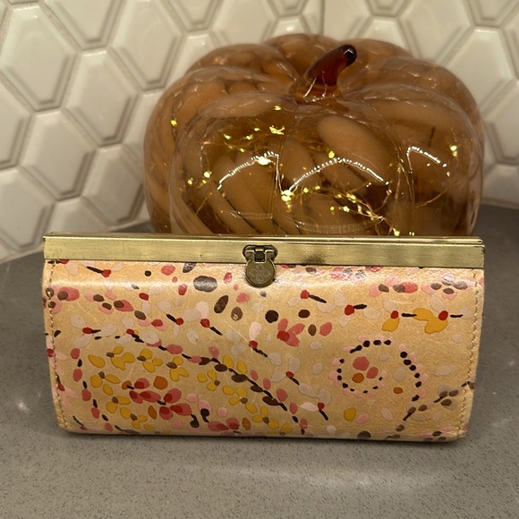 Patricia Nash Wallet - Picture 1 of 4